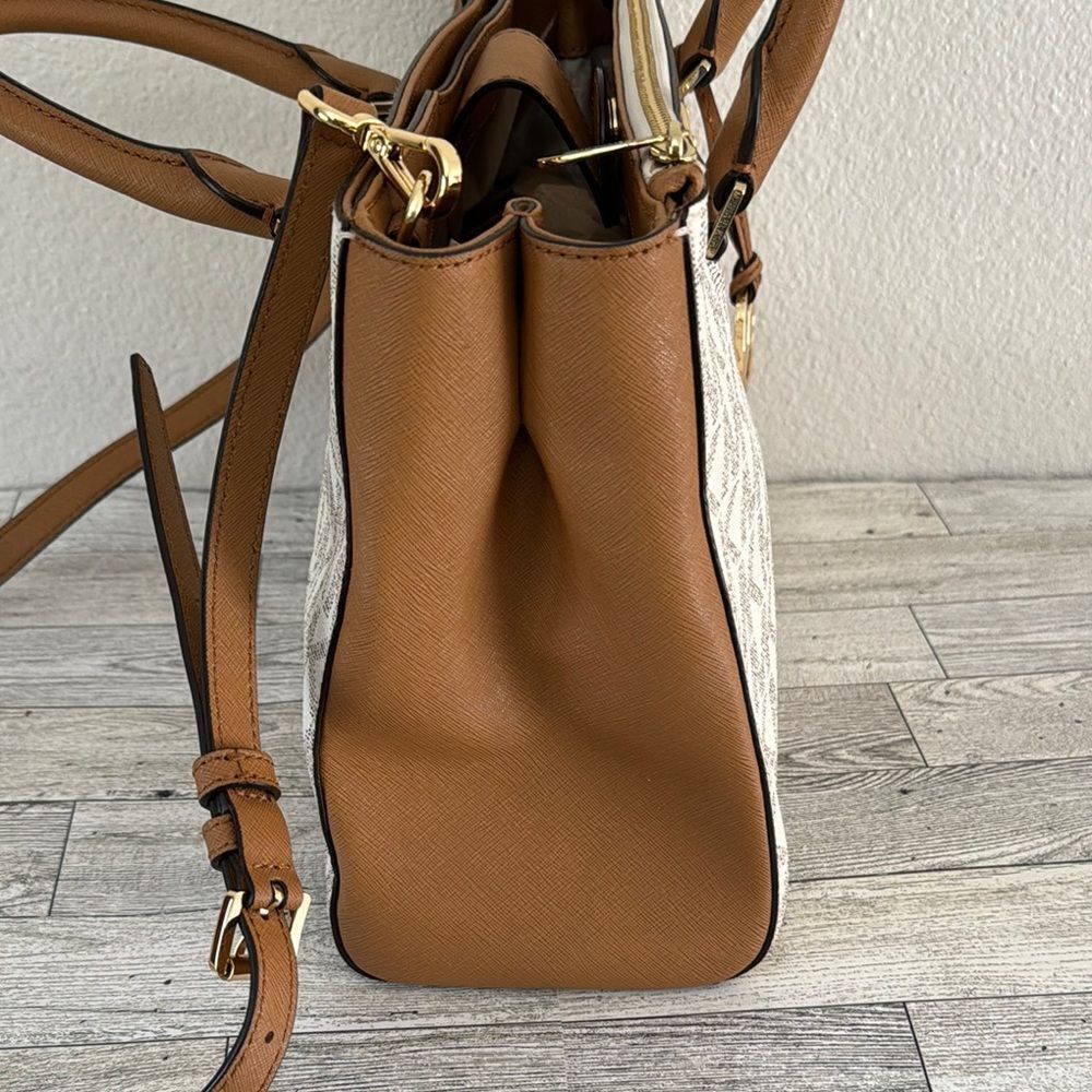 Michael Kors Cream and Tan Signature Satchel - Picture 10 of 17